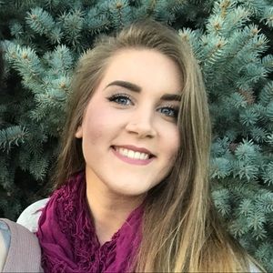 Meet your Posher, Danielle